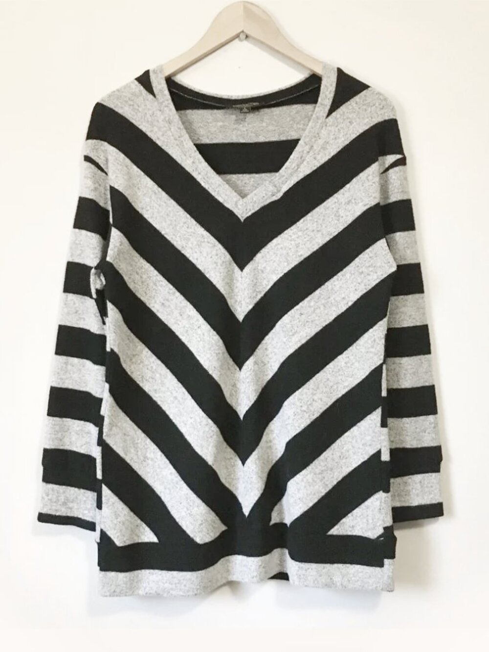 Suzanne Betro Punky Grey Black Tire Chevron Stripe Knit Sweater
